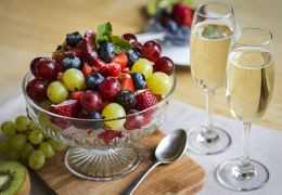 Champagne and Fruit Salad: A Technical Guide to Harmonious Pairings