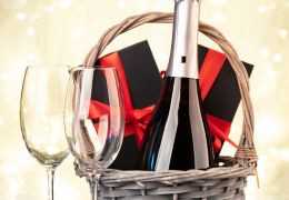 Champagne gifts and ideas for giving a bottle of champagne as a gift